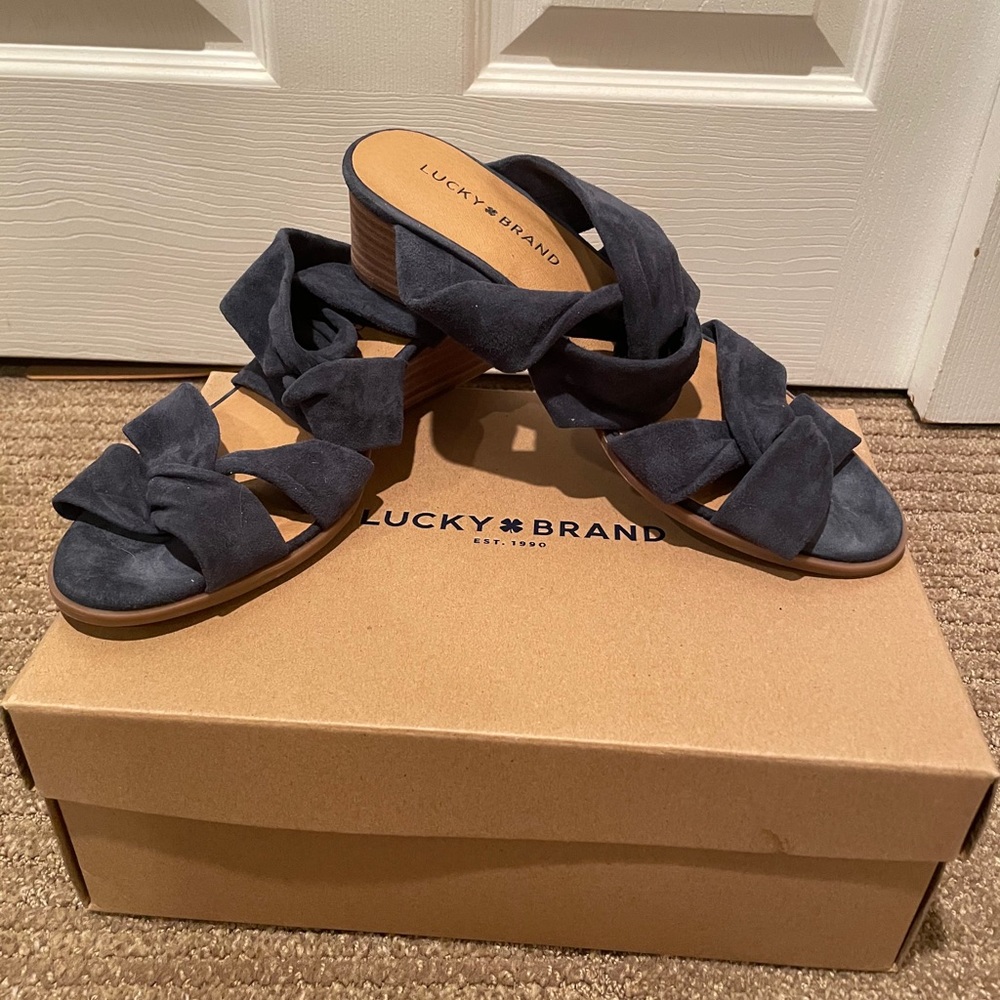 NEW Lucky Brand Wedge Sandals - Navy Blue Size 8